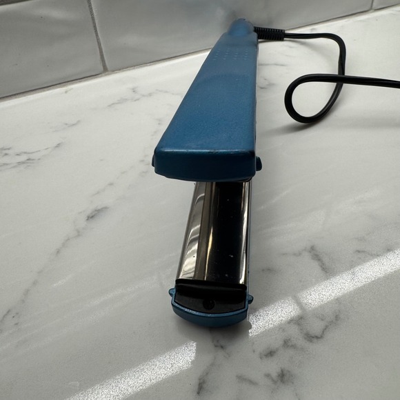 BaByliss PRO Nano Titanium 1 Inch Flat Iron Blue Professional Hair Straightener - Picture 7 of 7